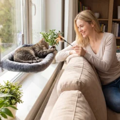 Fudajo Fenster Katzenhängematte 30 x 52 cm dunkelgrau, Katzenbett Hängematte bis 10 kg, Fensterliege für Katzen platzsparender Schlafplatz mit Saugnäpfen