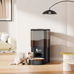 Fudajo Futter- und Trinkautomat für Katzen & Hunde in Schwarz, 3 L Futterspender und 2,5 L Trinkbrunnen, Fütterung mit App-Steuerung für Trockenfutter