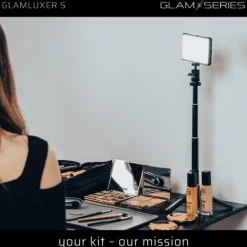 GlamSeries GlamLuxer S LED-Panel, stufenlos dimmbare Beleuchtung 3200-5600 K, LED-Leuchte mit Tischstativ, Diffusor, Kugelkopf, Make-Up Light 8 h Laufzeit