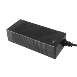 Patona V-Mount Premium Ladegerät für V-Mount Akkus, Akkuladegerät 200-240 V /50-60 Hz mit LED Anzeige und Überhitzungsschutz, laden per D-Tap-Anschluss, Zubehör für Fotografen