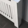 Toboli Heizkörperverkleidung weiß 112 x 19 x 82 cm, Heizkörperabdeckung aus MDF, Holzverkleidung für Heizkörper in Lamellenoptik