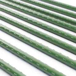 Toboli 40x Pflanzstäbe grün 60 cm Ø 8 mm Rankstäbe aus Metall und Kunststoff, Pflanzstangen für Tomaten und Kletterpflanzen