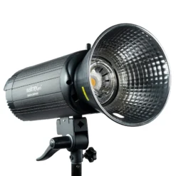 Walimex pro Campaigner 400 HS Studioblitz mit integriertem 2,4 GHz Empfänger, Blitzgerät 400 Ws mit Reflektor, Fotoblitz mit schneller Abbrennzeit, LED-Einstelllicht und Bedienpanel