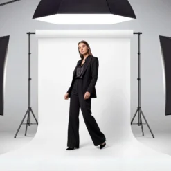 Walimex pro Hintergrundkarton 1,35 x 10 m weiß, robuster Fotohintergrund aus Karton, Fotoleinwand als Backdrop für Fotostudio, reflexfrei, strapazierfähig, ideal für Produktfotografie
