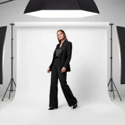 Walimex pro Hintergrundkarton 2,60 x 10 m weiß, robuster Fotohintergrund aus Karton, Fotoleinwand als Backdrop für Fotostudio, reflexfrei, strapazierfähig, ideal für Produktfotografie
