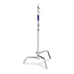 Walimex pro Lampenstativ mit verstellbarem Fuß – silberfarben – 750 x 750 x 1400 mm – Tragkraft bis 11 kg – mit 5/8