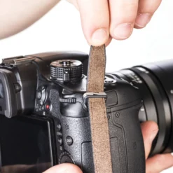 Walimex Pro Leder Handschlaufe Arca Swiss kompatibel für DSLR und Systemkamera mit Basisplatte aus Metall gepolstert
