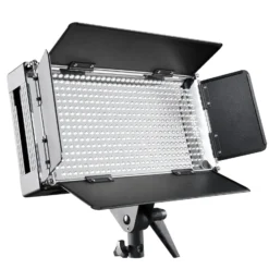 Walimex pro LED 500 Flächenleuchte, dimmbares Flächenlicht mit LCD-Display & Touchscreen, Videoleuchte mit vier Abschirmkappen, Stativaufnahme neigbar