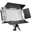 Walimex pro LED 500 Flächenleuchte mit Lampenstativ, dimmbares Flächenlicht mit LCD-Display & Touchscreen, Videoleuchte mit vier Abschirmkappen, Lampenständer mit Stoßdämpfer