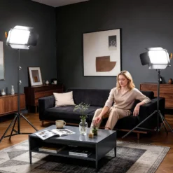 Walimex pro LED Niova 900 Daylight und Stativ 2er Set mit 54 W Flächenleuchten und höhenverstellbaren Lichtstativen