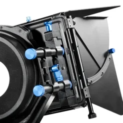 Walimex pro Matte Box Sonnenblende Director II - 205 x 298 x 194 mm - mit 2 Einschüben, 3 Klappen, 4 Neoprenringen - für Objektive mit Ø 49-100 mm, DSLR Video Rig - Kamera Studio