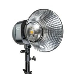 Walimex pro Newcomer 300 II Studioblitz, LED Studiolicht mit Funk, Studiolampe 300 W mit hoher Lichtleistung, Studio Blitz mit Überhitzungsschutz ideal für Fotostudio