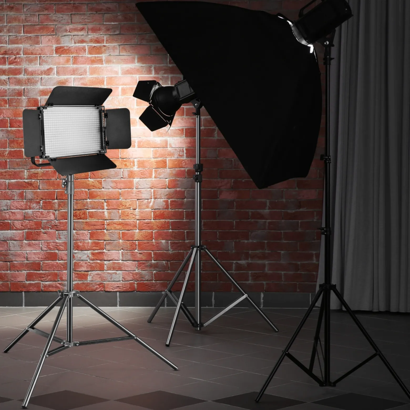 Walimex pro 2x LED 500 Versalight Daylight Flächenleuchte inkl. 2x Lampenstativ, 32 W Videoleuchte, Tageslichtlampe mit 5600 K, Studioleuchte mit Fernbedienung