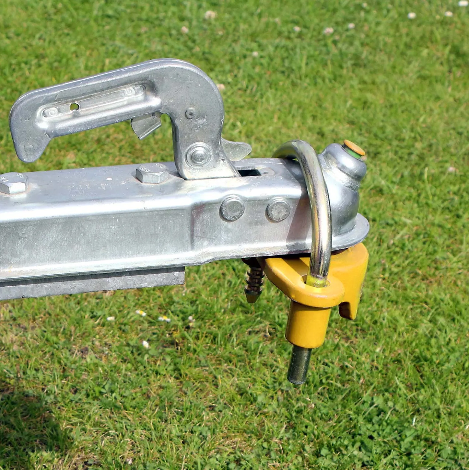 Wiltec Anhängerschloss mit Bügel, für 50 mm Kupplungseinlass, Diebstahlschutz aus Stahl für Anhänger und Wohnwagen, Bügelschloss