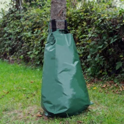 Wiltec Baumbeutel 75L, Wassersack für 35-40 mm dicke Bäume, Bewässerungssack aus PVC für Bäume zur langfristigen Wasserabgabe bei Trockenheit