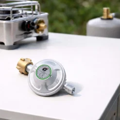Wiltec Druckminderer auf 50 mbar mit 200 cm Propanschlauch für Gaszylinder mit Eingang Ø 1/14