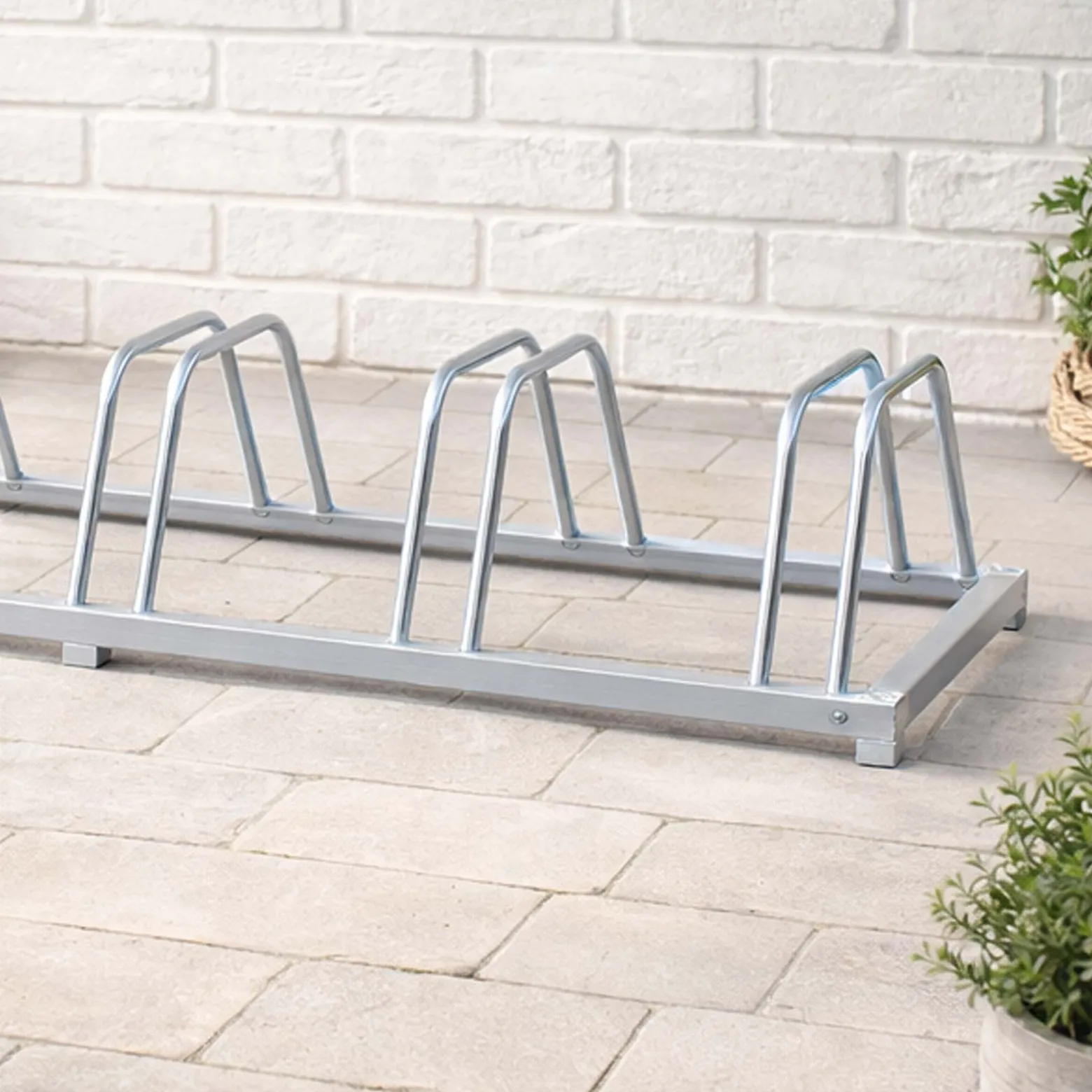 Wiltec Fahrradständer für 5 Fahrräder 158x39,5x22,5cm aus verzinktem Stahl und für Wandmontage geeignet Reihenparker Fahrradbügel