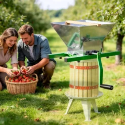Wiltec Fruchtmühle mit 7 L Trichter, Obstmühle mit Handkurbel, Obstpresse für weiche Früchte wie Trauben und Beeren
