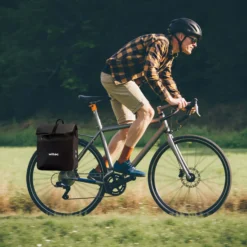 Wiltec Gepäckträgertasche schwarz, Fahrradtasche Gepäckträger 22 l Stauraum, wasserresistente Fahrrad Tasche, Gepäcktasche leichte Handhabung