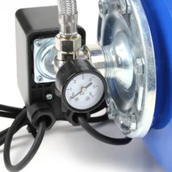 Wiltec Hauswasserwerk 600W 2800l/h Gartenpumpe mit Druckschalter und Manometer Wasserpumpe Druckkessel Druckbehälter Bewässerungspumpe Brauchwasserpumpe Regenwasserpumpe Wasserwerk