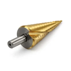 Wiltec HSS Stufenbohrer titanbeschichtet, 4-32 mm, Schaft Ø 10 mm, Kegelbohrer mit Titanbeschichtung, Schälbohrer für Edelstahl, Konusbohrer Senkbohrer