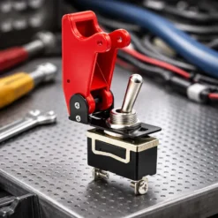 Wiltec Kill Switch ON-OFF Kippschalter für 125 V 35 A, mit roter Kappe, verplombbar, Knock Out für Tuning
