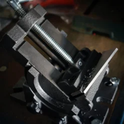 Wiltec Präzisions-Maschinenschraubstock 100 mm Backenbreite, 90° schwenkbar für exaktes Arbeiten, Werkbank Schraubstock aus Gusseisen