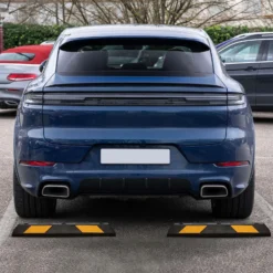 Wiltec Radstopper 90 x 15 x 10 cm, 2x Einparkhilfe aus Gummi, Parkplatzbegrenzung mit gelben Reflexionsstreifen & Schraubrillen, Parkplatzsperre für Garage