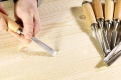 Wiltec Schnitzeisen Set 12tlg. für Holzschnitzerei mit Flacheisen & Hohleisen aus Stahl, Beitel mit Holzgriffen für Kreativität und Hobby