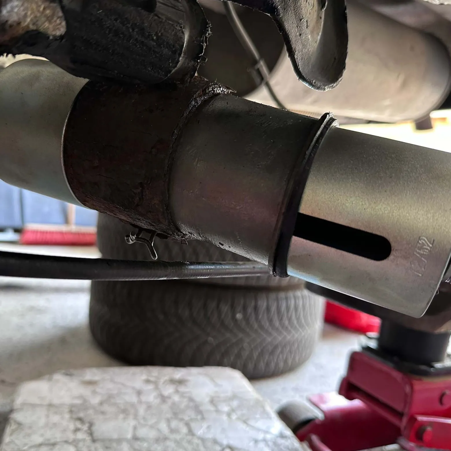 Wiltec Silentlager Abzieher Satz 27 teilig, Ausdrücker für Achslager, Werkzeug für Silentlager mit 22 Hülsen M10-M18 und 5 Spindeln