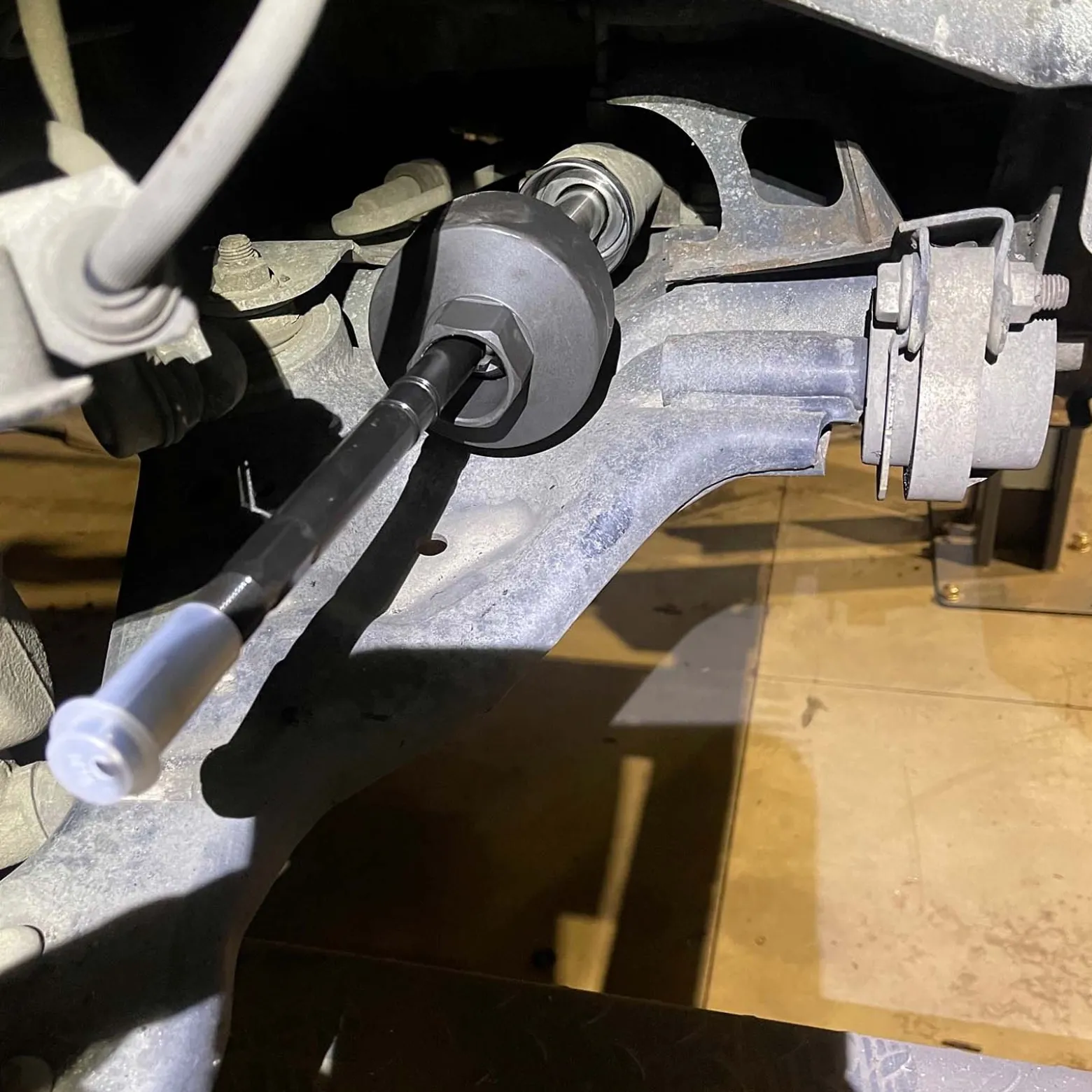 Wiltec Spurstangenwerkzeug Set mit 3 verschiedenen Größen 30-45 mm, Spurstangenschlüssel mit Aufsätzen im praktischen Koffer, Spurstangenköpfe wechseln
