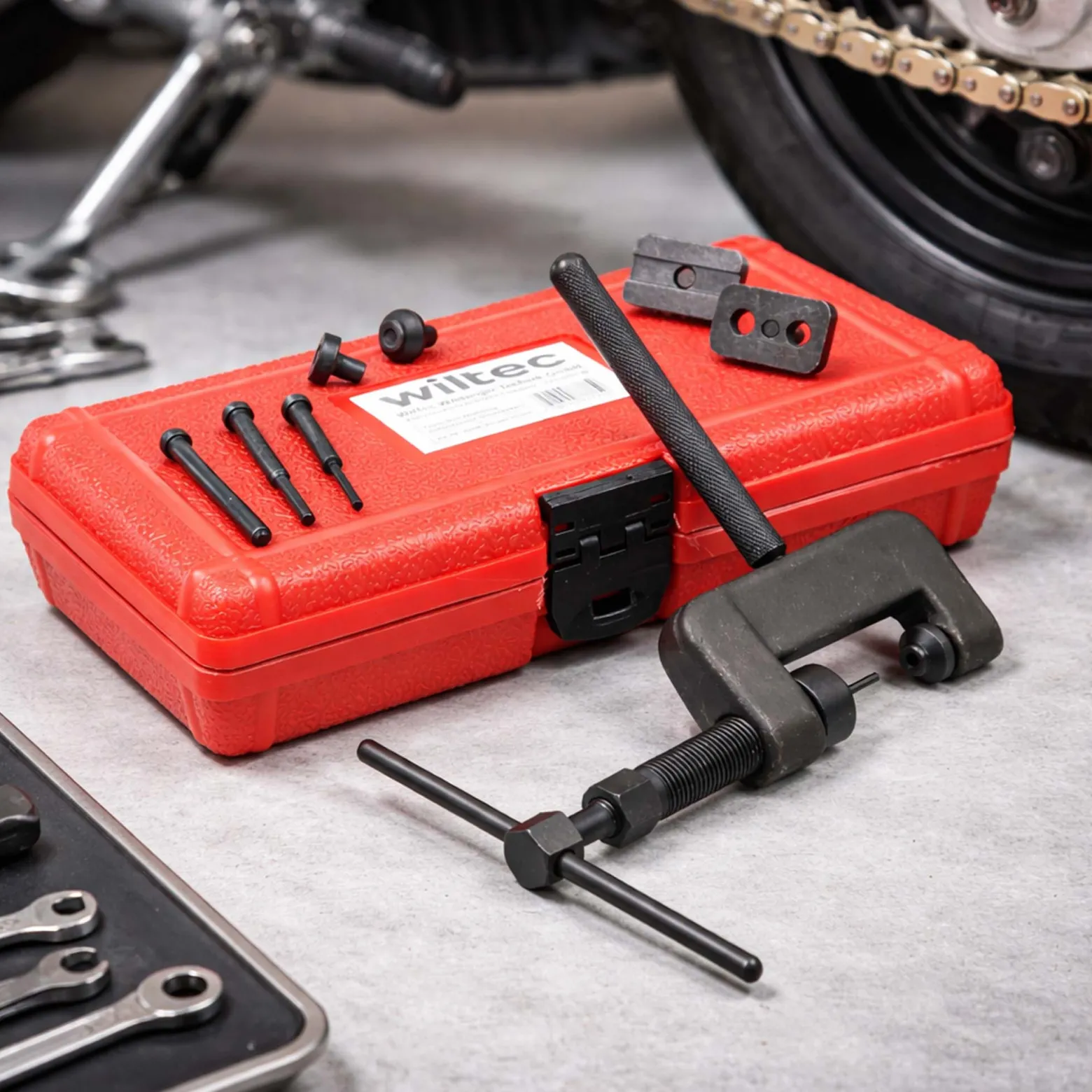 Wiltec Trenn Niet Werkzeug für 420-630 Ketten, Kettenteiler mit 3 Trennspitzen im Koffer, Kettentrenner Motorradkette Steuerkette