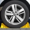 Wiltec Unterlegkeile Anhänger 2 Stück bis 2 t Unterlegkeile Wohnmobil 220x125x100 mm für Reifen bis 125 mm Breite, gelb, rutschfest