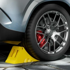 Wiltec Unterlegkeile für LKW 2 Stück bis 6,5 t, rutschfeste Bremskeile 478 x 200 x 230 mm für Anhänger und Wohnmobil, Unterlegkeile Auto für Wohnwagen