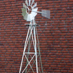 Wiltec Windrad mit 245 cm Höhe, Windmühle in Silberfarben, Windspiel im US-Design, Gartendeko mit kugelgelagertem Texasrad, Rankhilfe für Garten