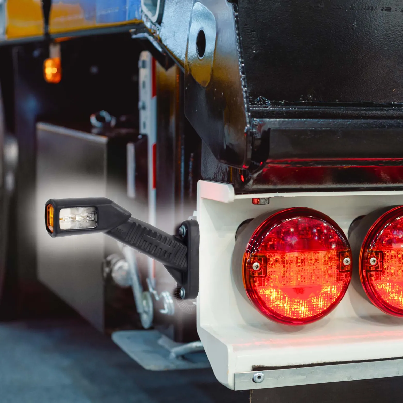 Wiltec 2x 4 LED Seitenleuchte 12V eckige Positionsleuchte für Anhänger Begrenzungsleuchte für LKW