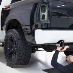 Wiltec XL Reifenschoner Set 2 Stück Reifenwiege zum Schutz vor Reifenschäden Reifenbett Auto verhindert die Verformung der Reifen Wohnwagen SUV Wohnmobil