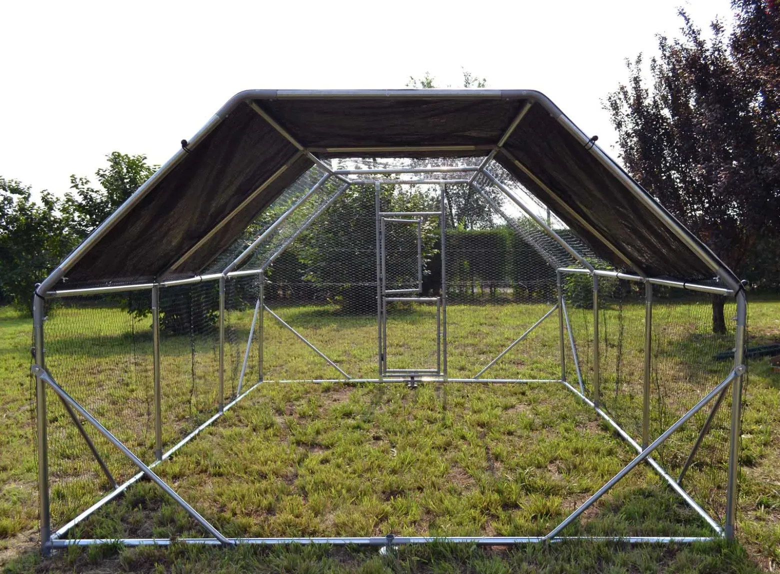 Wiltec XXL Freilaufgehege 4 x 3 x 2 m mit Sonnendach und verzinkten Gitterstäben, Außengehege als Voliere Hühnerstall oder Hasenstall, Kleintiergehege mit Riegel