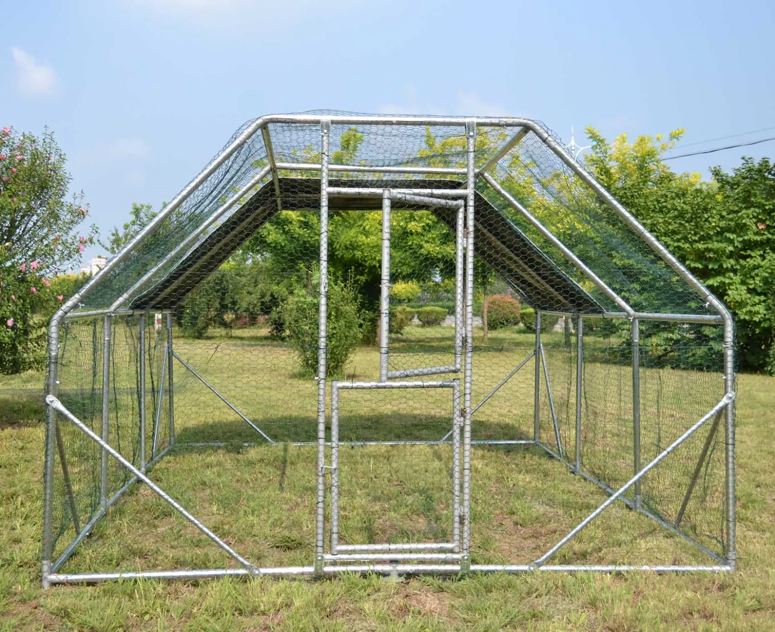 Wiltec XXL Freilaufgehege 4 x 3 x 2 m mit Sonnendach und verzinkten Gitterstäben, Außengehege als Voliere Hühnerstall oder Hasenstall, Kleintiergehege mit Riegel