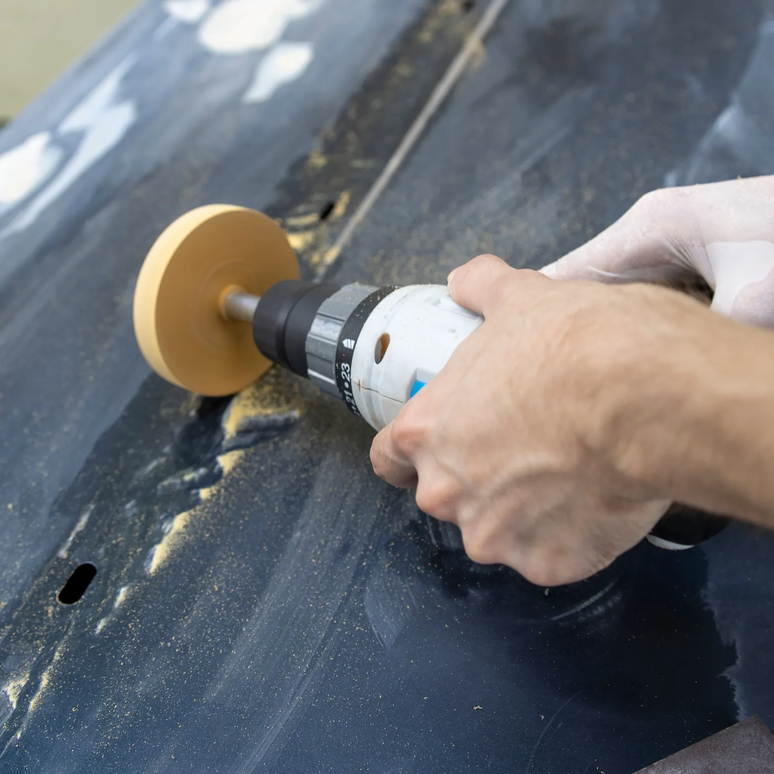 XPOtool Folienradierer Ø 88 mm mit 6 mm Adapter zum Entfernen von Kleberesten, Autoplaketten und Aufklebern, Klebeentferner mit Gummi Radierscheibe für Auto und andere Fahrzeuge